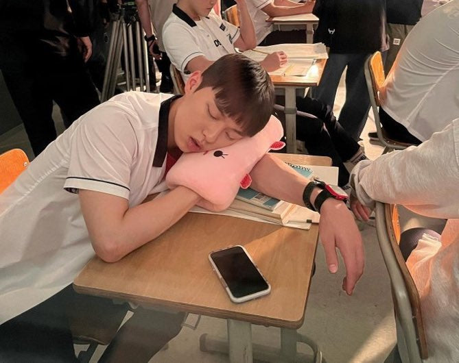 Pillow That Hugs Back - Suho