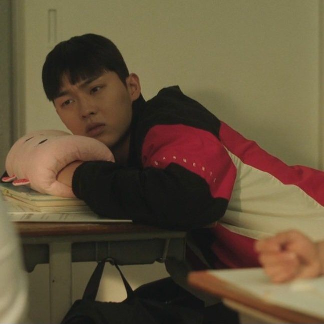 Pillow That Hugs Back - Suho